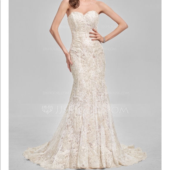 BRAND NEW WEDDING DRESS!! Absolutely stunning irl - Picture 1 of 2